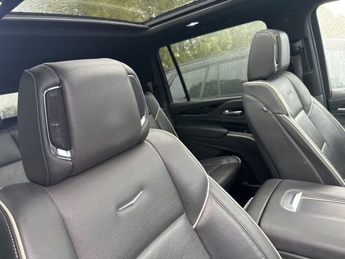 Used 2023 Cadillac Escalade ESV Sport image 13