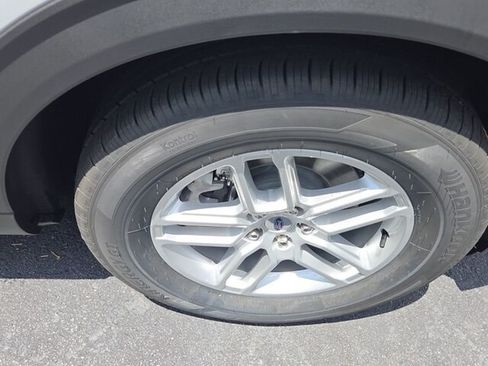 New 2026 Ford Explorer Active RWD image 19