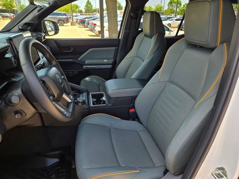 Used 2025 Toyota 4Runner Trailhunter AWD/4WD image 24