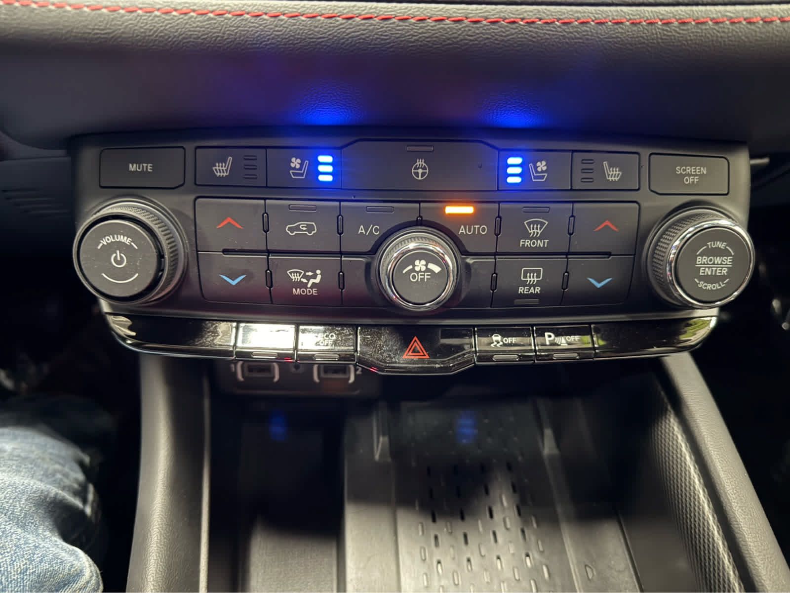 Used 2025 Dodge Durango R/T AWD/4WD image 17