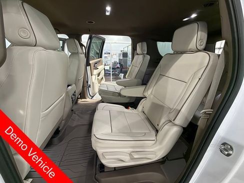 New 2025 GMC Yukon XL Denali image 11