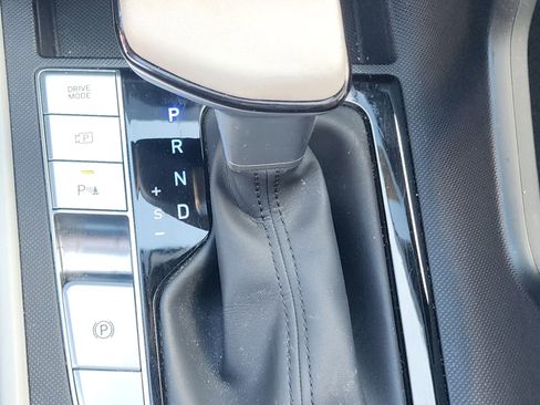 Used 2024 Hyundai Elantra Limited FWD image 12