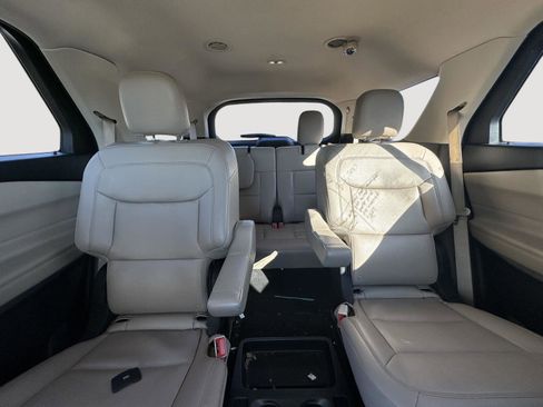 Used 2020 Ford Explorer XLT w/ Equipment Group 202A image 43
