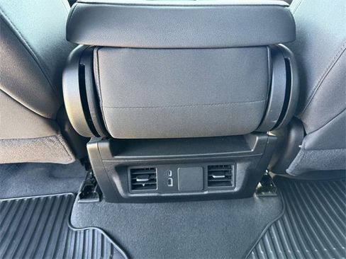 Used 2025 Chevrolet Silverado 1500 Custom image 26