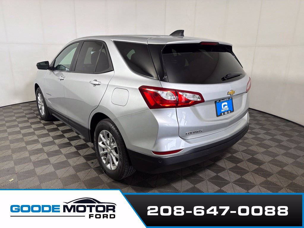 Used 2020 Chevrolet Equinox LS w/ LS Convenience Package FWD image 5