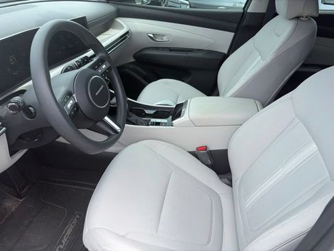 Used 2025 Hyundai Tucson SEL FWD image 9
