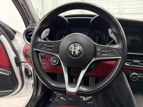 Used 2019 Alfa Romeo Giulia Ti w/ Quick Order Package 22Z Lusso image 17