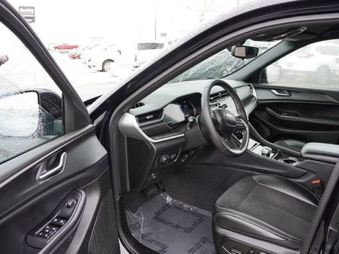 Certified 2023 Jeep Grand Cherokee Altitude image 14