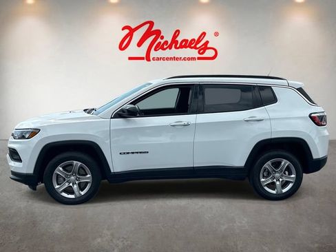 Used 2024 Jeep Compass Latitude AWD/4WD image 5