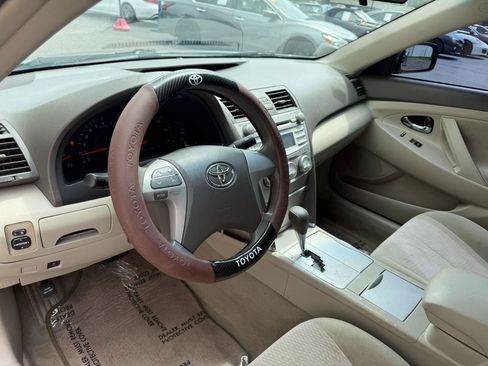 Used 2011 Toyota Camry LE FWD image 25