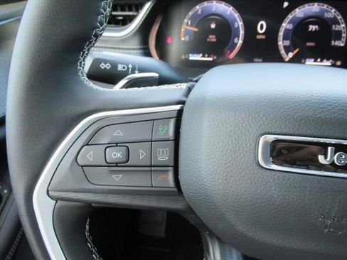 New 2026 Jeep Grand Cherokee L 4WD image 23