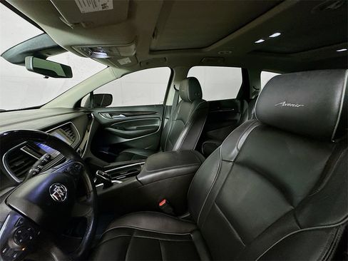 Used 2021 Buick Enclave Avenir w/ Avenir Technology Package image 22