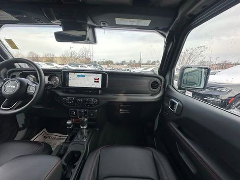 Used 2024 Jeep Wrangler Unlimited Rubicon image 29