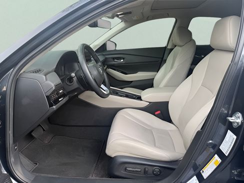 Used 2024 Honda Accord Touring image 9