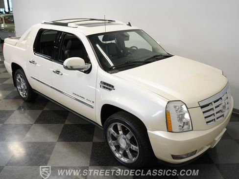 Used 2009 Cadillac Escalade EXT image 21