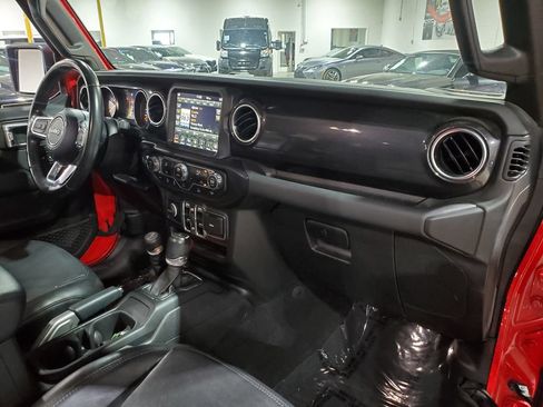 Used 2021 Jeep Wrangler Unlimited Sahara AWD/4WD image 15