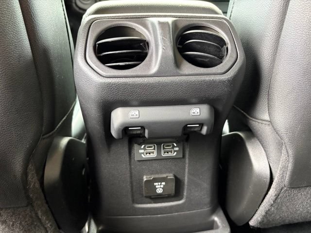 Used 2022 Jeep Wrangler Unlimited Rubicon 4xe w/ Cold Weather Group AWD/4WD image 23
