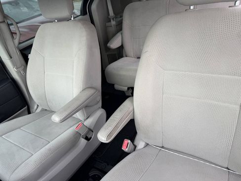 Used 2013 Dodge Grand Caravan American Value Package FWD image 27