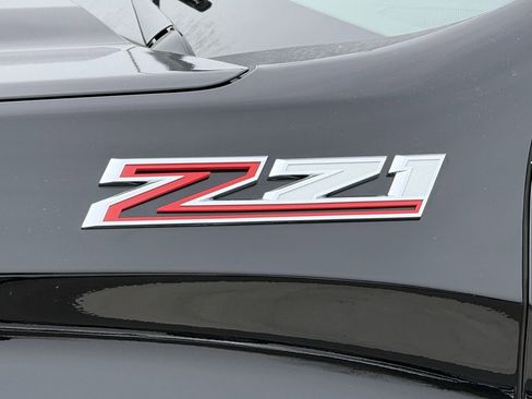 Used 2025 Chevrolet Silverado 1500 LT image 37