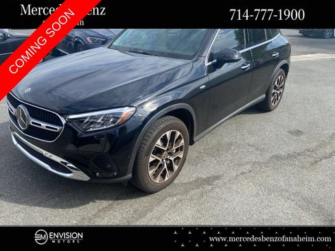 Used 2025 Mercedes-Benz GLC 350e 4MATIC image 1
