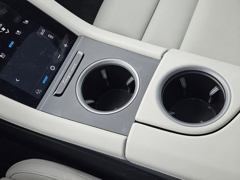 Used 2021 Porsche Taycan image 20