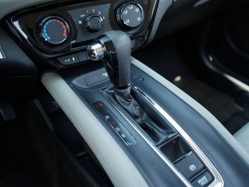 Used 2021 Honda HR-V LX image 33