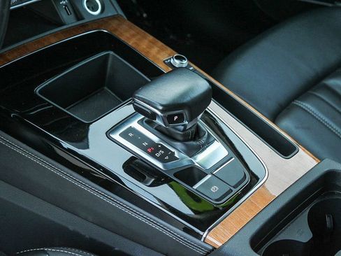 Used 2023 Audi Q5 2.0T Premium Plus AWD/4WD image 24