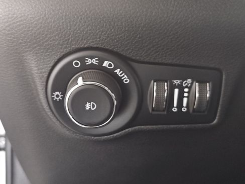 Used 2026 Jeep Compass Latitude AWD/4WD image 21