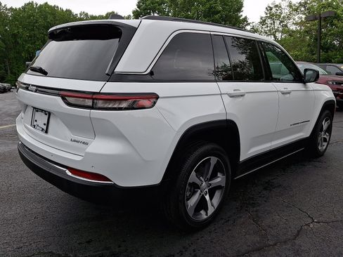 Certified 2025 Jeep Grand Cherokee Limited w/ Luxury Tech Group II AWD/4WD image 6