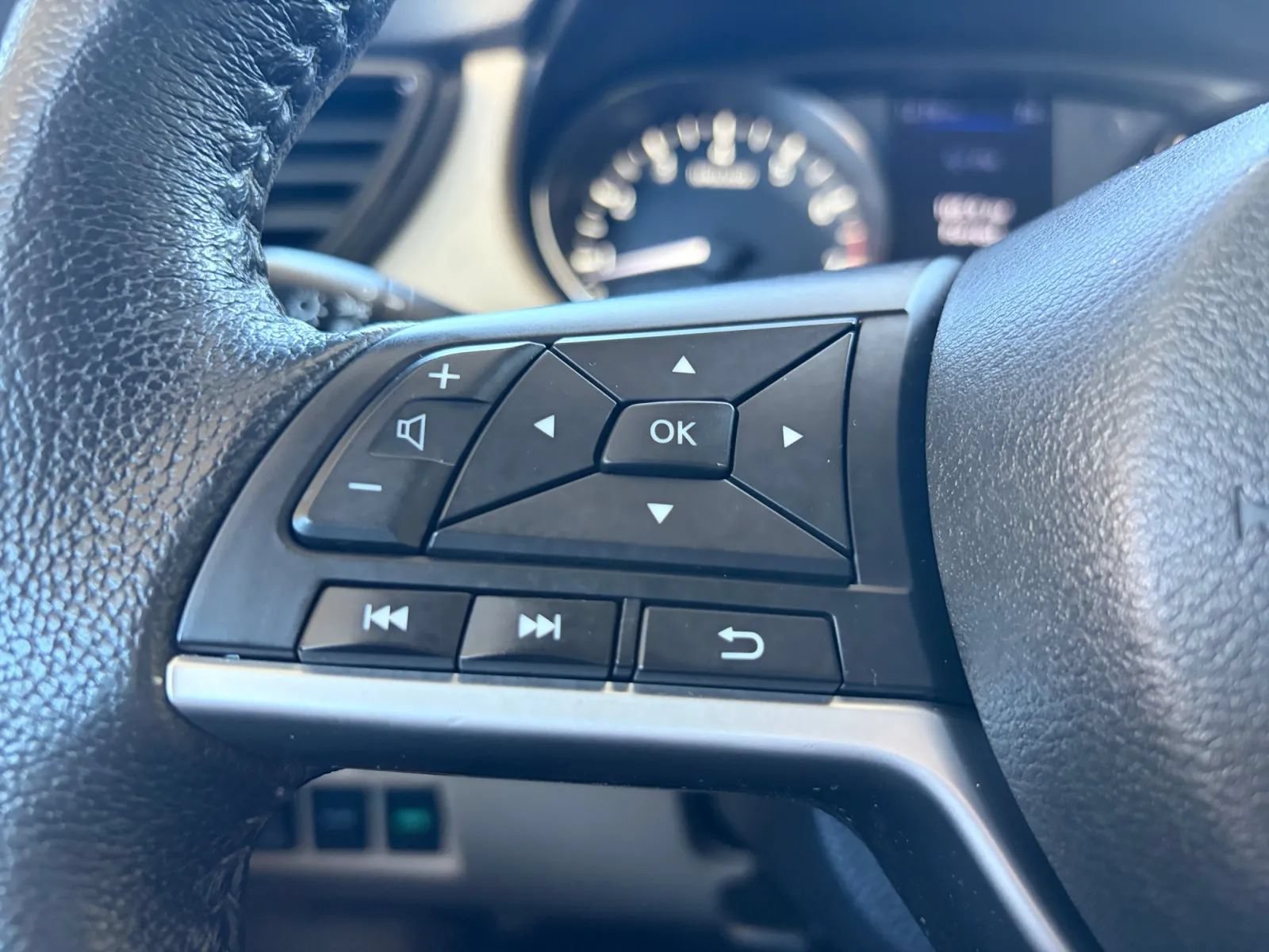 Used 2019 Nissan Rogue SV AWD/4WD image 30