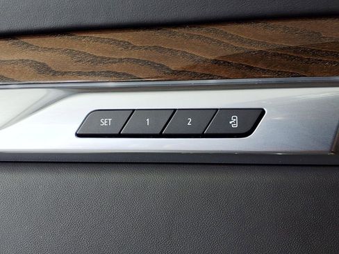 Used 2025 Cadillac Escalade ESV Sport Platinum w/ LPO, Floor Liner Package AWD/4WD image 19