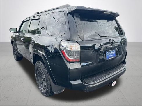 Used 2019 Toyota 4Runner TRD Off-Road Premium AWD/4WD image 9