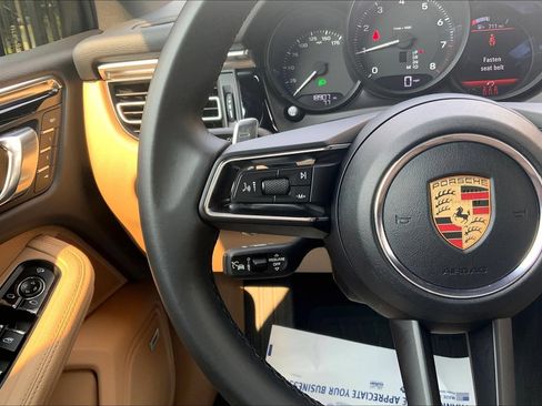 Used 2024 Porsche Macan AWD/4WD image 23
