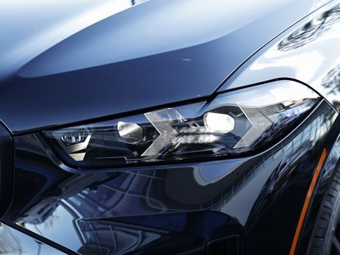 New 2026 BMW X5 M60i image 11