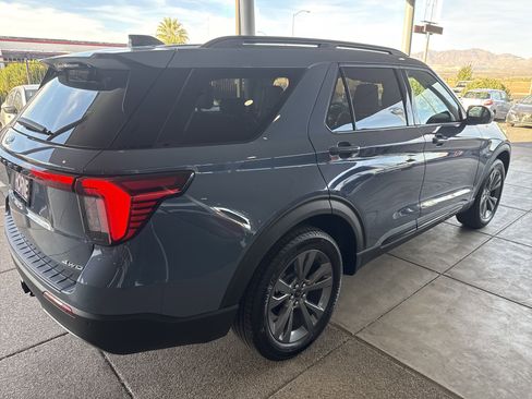 New 2026 Ford Explorer Active w/ Active Comfort Package image 4