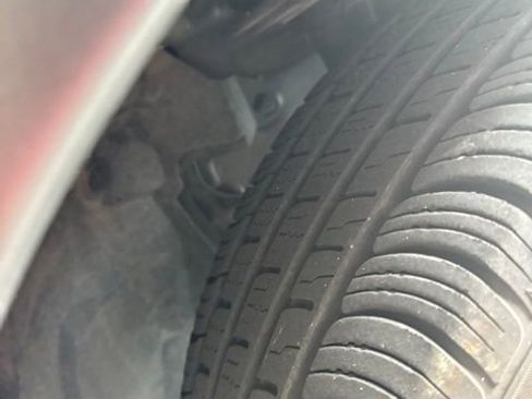 Used 2024 Nissan Rogue S FWD image 12