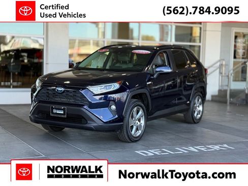 Certified 2021 Toyota RAV4 XLE Premium image 1