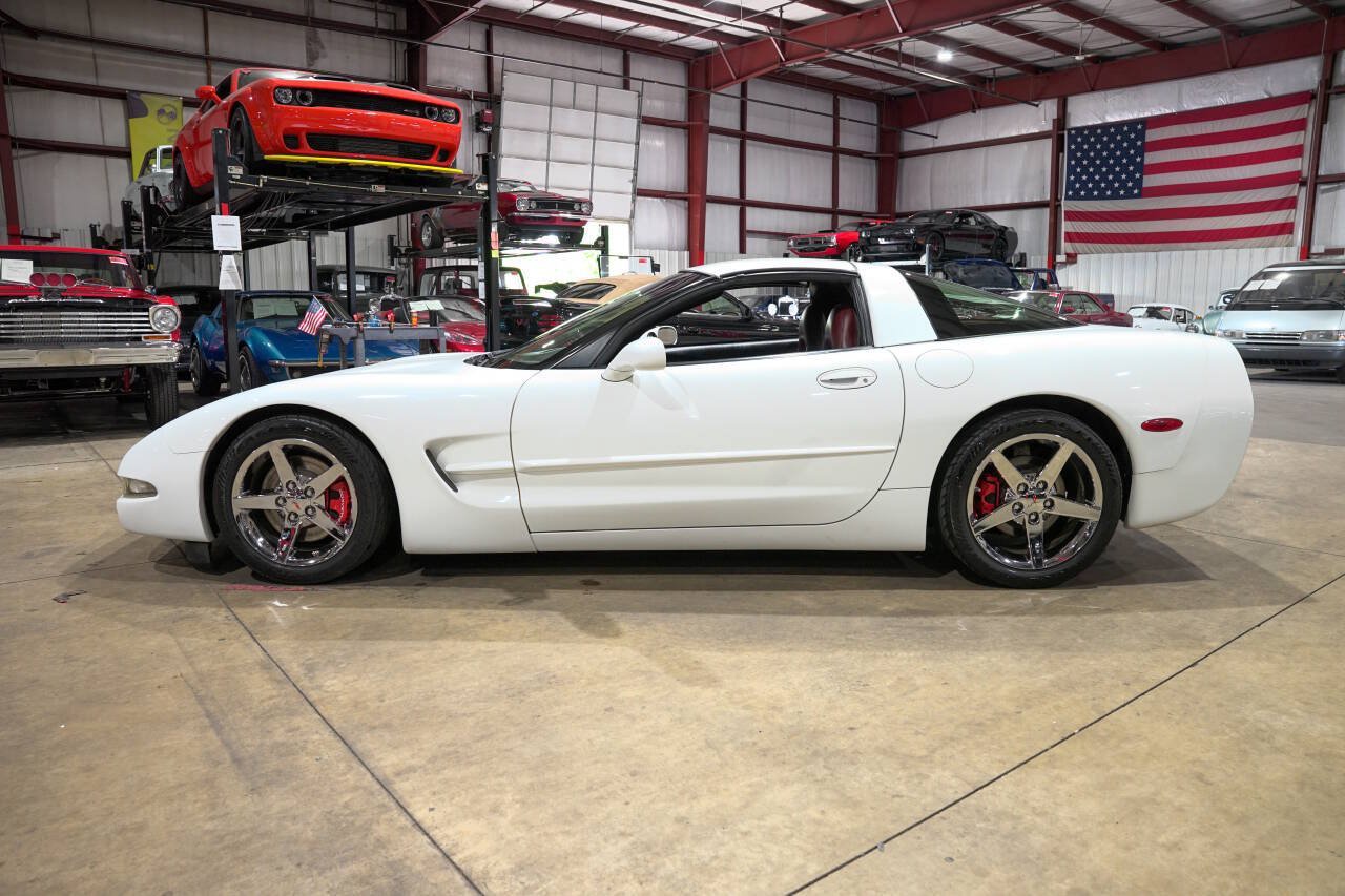 Used 1998 Chevrolet Corvette Coupe w/ Memory Pkg RWD image 4