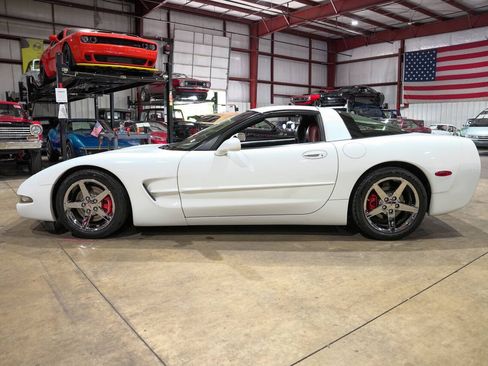 Used 1998 Chevrolet Corvette Coupe w/ Memory Pkg RWD image 4