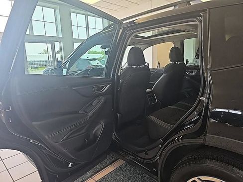 Used 2022 Subaru Forester Premium AWD/4WD image 30