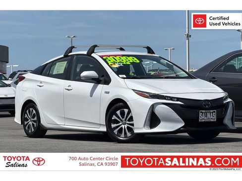 Certified 2022 Toyota Prius Prime XLE FWD image 1