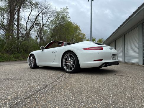 Used 2015 Porsche 911 Carrera S RWD image 3
