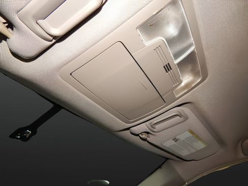 Used 2017 Toyota Camry SE image 27