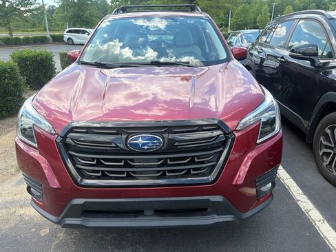Used 2023 Subaru Forester Premium AWD/4WD image 3