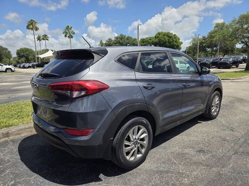 Used 2018 Hyundai Tucson SE w/ Cargo Package FWD image 5
