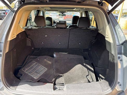 Used 2023 Nissan Rogue SL w/ SL Premium Package image 13