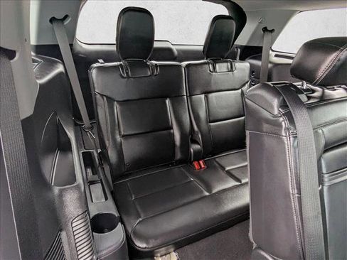 Used 2023 Ford Explorer XLT w/ Equipment Group 202A image 20