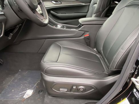 New 2025 Jeep Grand Cherokee Limited w/ Trailer Tow Package image 9