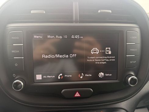 Used 2023 Kia Soul LX w/ LX Technology Package FWD image 16