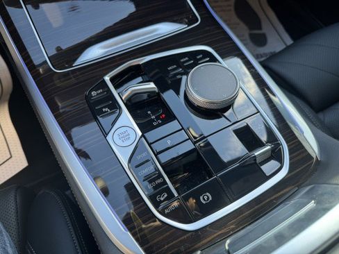 Used 2024 BMW X7 xDrive40i w/ M Sport Package image 20